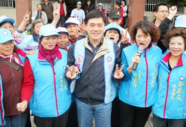 郝龍斌抵太平為立委候選人鄭麗文拉票(圖)
