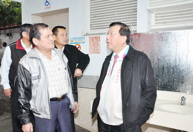 竹縣傳統市場廁所品質差邱鏡淳下令改善(圖)