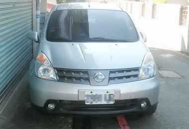 違規車困住一家子屋主氣極敗壞(圖)