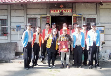 埔里高工寒冬送暖溫暖弱勢團體(圖)