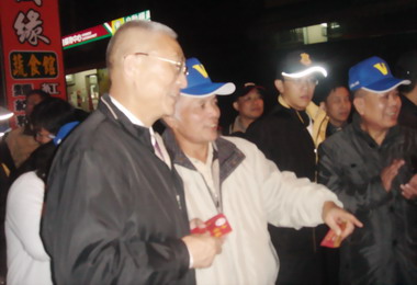 吳敦義深入南投做最後衝剌(圖)