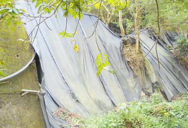 霧峰中坑溪部分駁崁嚴重損毀岑岑可危(圖)