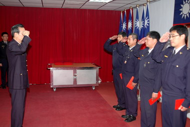 高雄港務警察局員警為民服務表現特優獲表揚(圖)