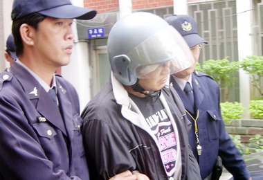 草屯殺傷員警逃犯 逃竄5天落警網(圖)