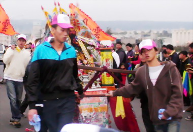 台中私人神尊參香回駕接駕場面龐大(圖)