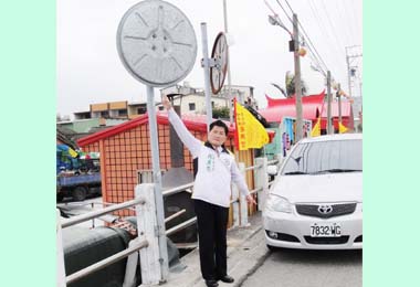 清水巷道路口反光鏡遺失造成車禍頻傳(圖)