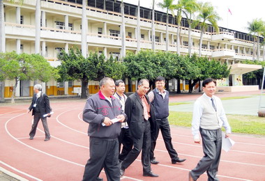 大里內新國小盼拆除老舊教室加強綠美化(圖)