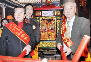 竹縣北埔慈天宮辦觀音佛祖等眾神出巡(圖)