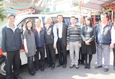 草屯惠德宮捐贈救護車陳志清代表接受(圖)