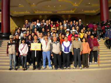 新豐祥老人協進會受邀佛光山知性之旅(圖)