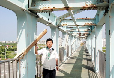 台中議員查看腐鏽不堪的清水區三民路橋(圖)