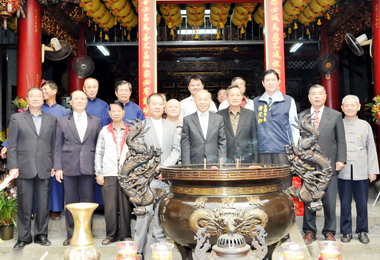 台灣省主席林政則赴宜蘭敬謝神城隍廟恩(圖)