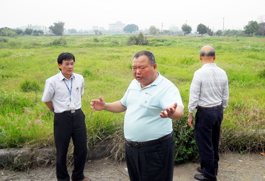 大里農地受污染議員：輔導種植景觀花卉(圖)