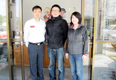 消防隊員救護車上接生產婦今致謝(圖)