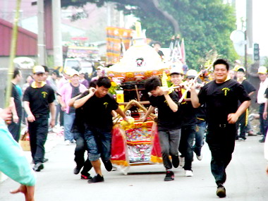 梧棲大庄浩天宮媽祖回鑾(圖)