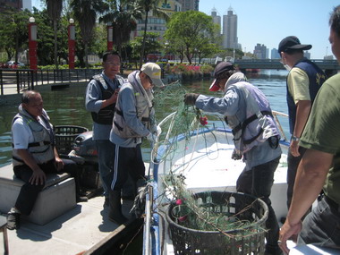 市府展現公權力愛河執行清除大執法(圖)