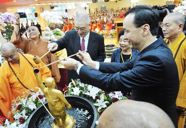 新北市慶祝釋迦牟尼佛2556年聖誕(圖)