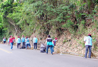 集集公所號召環保志工清掃環境(圖)