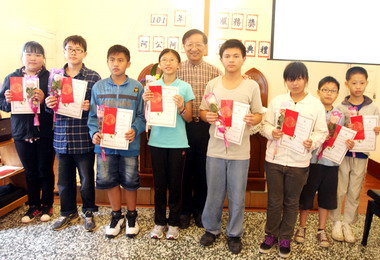 埔里基督教醫院辦阿公阿媽服務獎頒獎(圖)