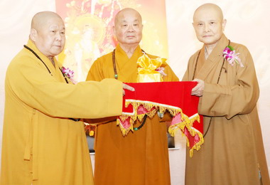 台中佛教會辦理事長交接典禮(圖)