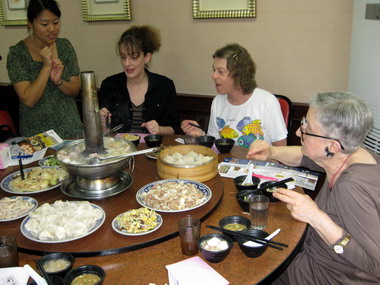 美籍資深旅遊美食記者參訪高雄(圖)