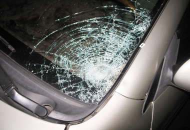 草屯惡劣駕駛酒駕撞人返回再衝撞(圖)