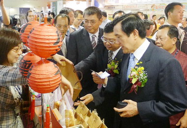 高雄國際旅展熱鬧豋場(圖)