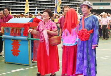 苗栗縣社區趣味運動會18鄉鎮社區動起來(圖)
