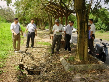竹山鎮木屐寮堤防陷破洞會勘(圖)