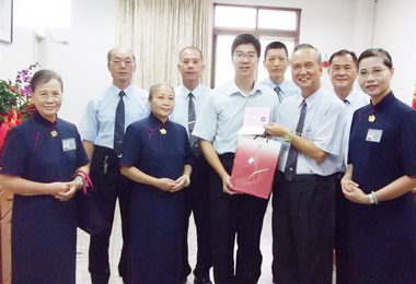 慈濟慰問草屯警分局(圖)