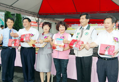 中市荔枝外銷新加坡今封櫃啟運(圖)