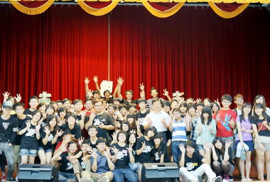 中醫大偕四校吉他社聯合表演期末成果(圖)