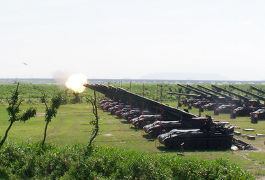 台中陸軍第十軍團年度重炮射擊如期舉行(圖)