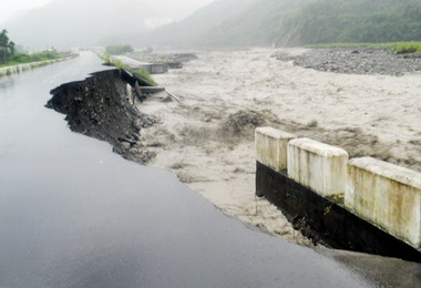 豪雨侵襲災害不斷信義成立應變中心(圖)
