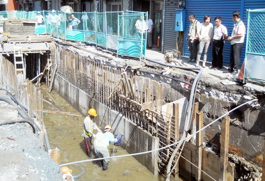 何欣純：速完成新仁路下水道工程解決水患(圖)