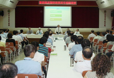 財政部長蒞臨高雄關稅局視察業務(圖)