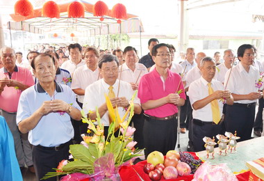 草屯惠德宮辦城隍廟聯誼會(圖)