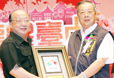胡志強：了解、尊重與滿足民意為施政目標(圖)