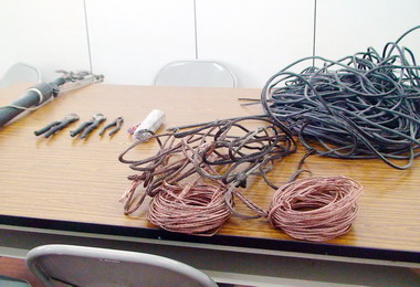 台中未成年少年帶頭盜剪電纜線被逮(圖)