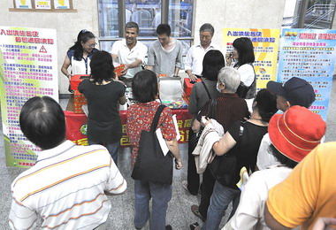 高雄防治菸品稅捐逃漏暨民歌傳情(圖)