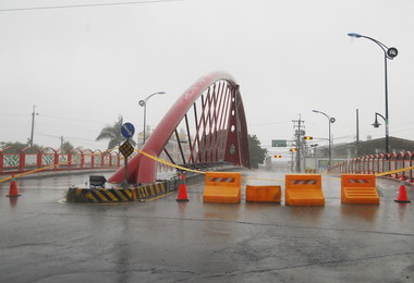 蘇拉豪雨台中屯區部份封路、封橋(圖)