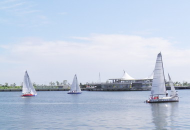 「浪花捲捲節」辦理「情人碼頭重帆體驗」(圖)