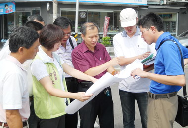 太平成功東路與建興路口飽受淹水之苦(圖)