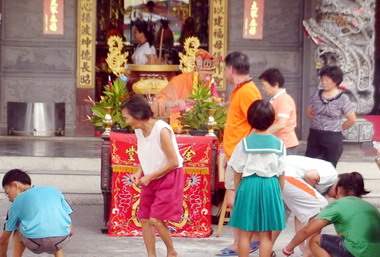 台中清水寶天宮媽祖廟辦年度普度(圖)
