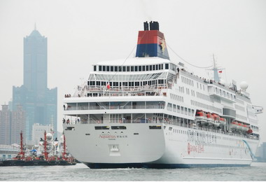豪華郵輪進高雄港打破歷年紀錄(圖)