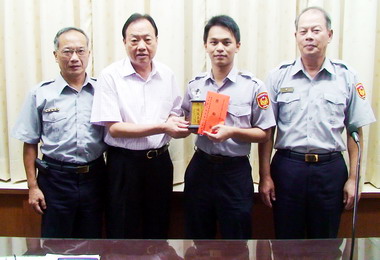 清水分局光華派出所獲警友會頒獎鼓勵(圖)