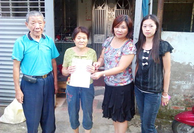 國民黨草屯黨部關心李武飛家庭(圖)