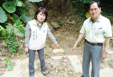太平自強農路土石漫流路面亟待改善(圖)