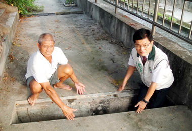 台中清水米粉寮溝旁人行道水溝蓋遭竊(圖)