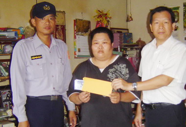 警方伸援手助清寒姊妹處理父親後事(圖)